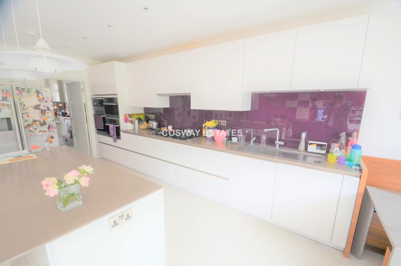 Sunbury Avenue, Mill Hill